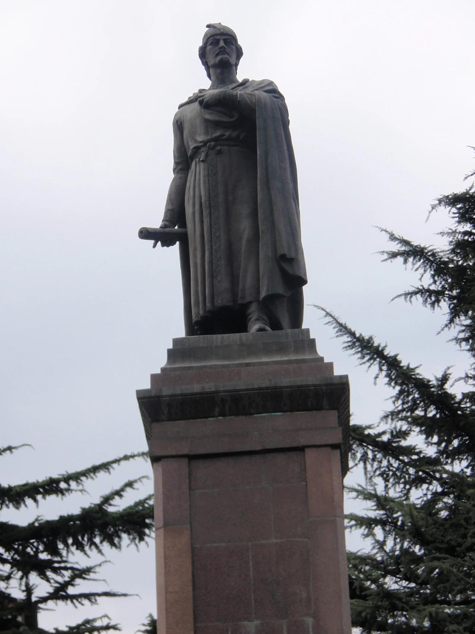 Памятник Шота Руставели, Тбилиси